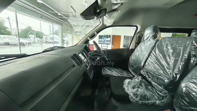 Foton VIEW 2.0 CS2 Automatic 14 Seater - 3