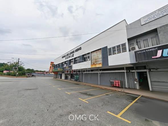 Telok Panglima Garang Facing Mainroad Double Storey Shoplot For Rent 1