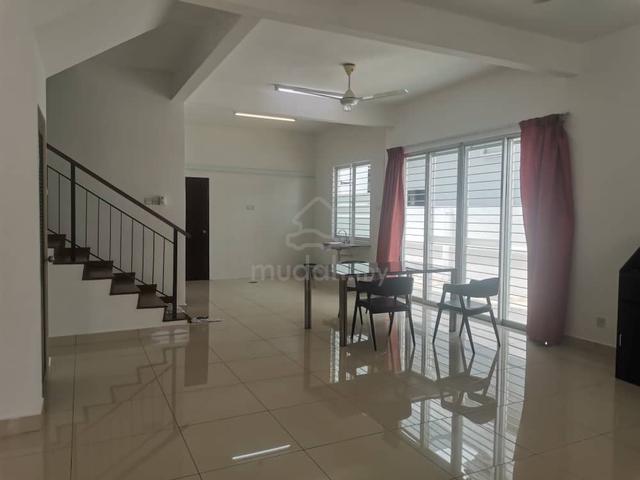 Lorong Kristal Bandar Parkland Klang Partially Furnished 32x65 1