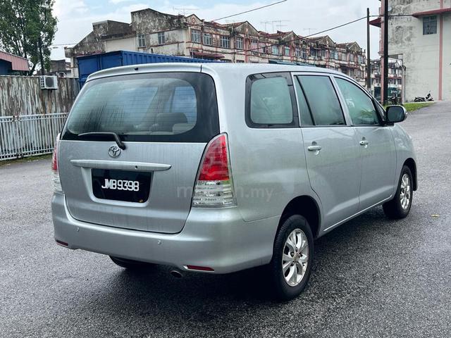 2010 Toyota INNOVA 2.0 E FACELIFT (A) - 4