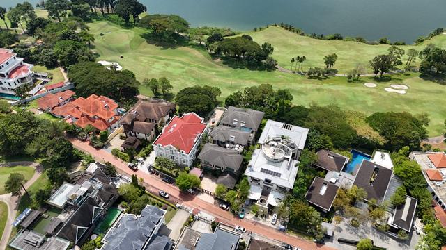 Luxury Designer Bungalow Golf VIew & Lake | Good FENGSHUI 2