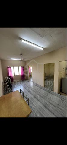Rumah Pangsa Nilam Sari Flat 1