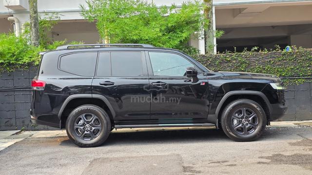 2023 [LOW MILEAGE 5A] Toyota LAND CRUISER GR SPORT - 4