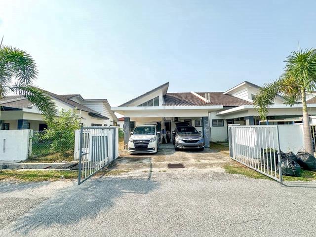 Semi D Jalan Pipit Taman Bentara Telok Panglima Garang 1