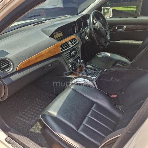 2011 Mercedes Benz C-CLASS 1.8 200 AMG LINE (CBU) - 4