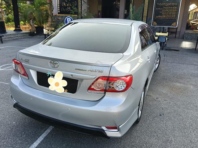 Toyota Altis 1.8 E Auto Thn 2010 - 2