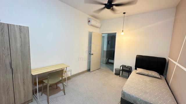 Bilik Lelaki (Warganegara) di Acacia Residences, Sepang 1