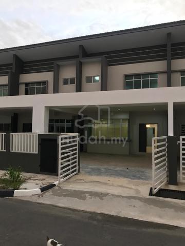 DOUBLE STOREY TERRACED LoT TAMAN SERI TUARAN HOUSE FOR RENT 1