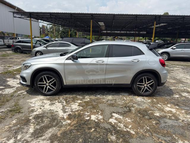 2015 Mercedes Benz GLA200 1.6 AMG AVANT-GARDE - 4