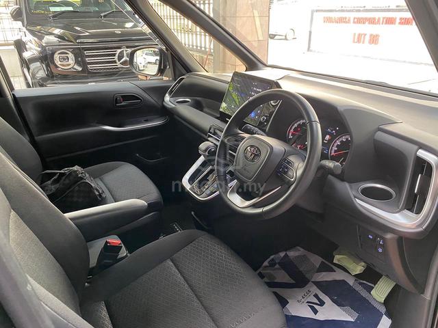 2023 Toyota VOXY 2.0 S-G (A) - 5