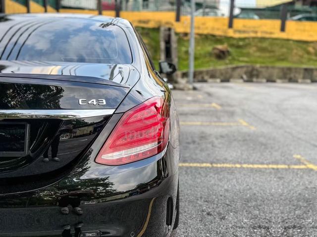 Mercedes Benz C43 3.0 AMG 4MATIC V6 C63 B/Kit 2.0 - 5