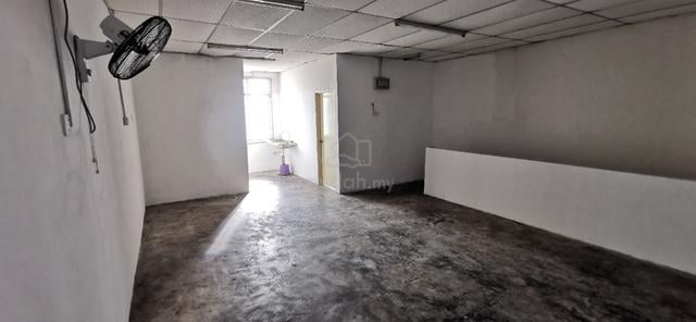 Shop Lot Office  or Hostel Lunas for Rent 1