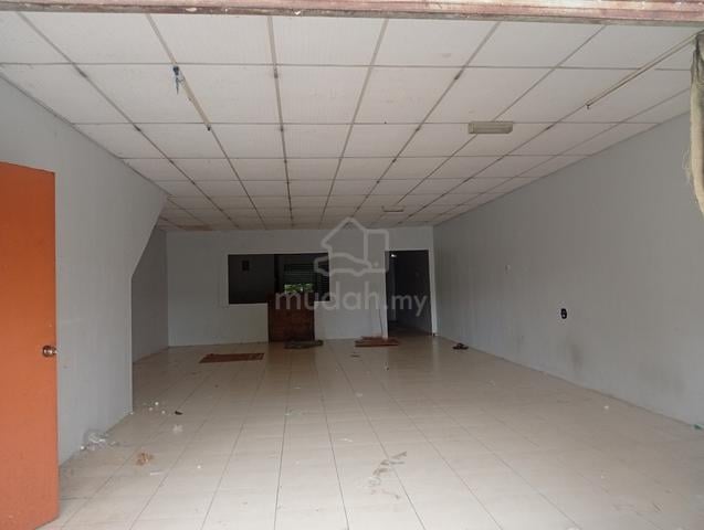 Ground Floor shop lot in Ulu Tiram Town Centre for Rent 1