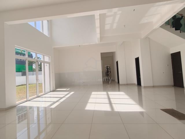 3 Storey Bungalow Taman Lembah Permai - Good Deal 1