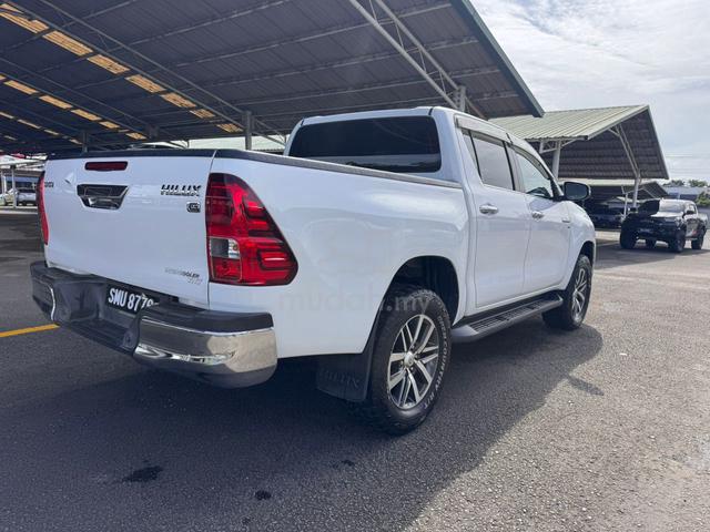 2016 Toyota HILUX 2.8 G VNT (A) - 4