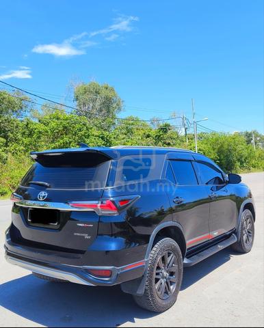 2018 Toyota FORTUNER TRD 2.4 Auto - 4