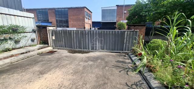3 Storey Semi-Detached Factory @ Seksyen U3 Shah Alam, Selangor 1