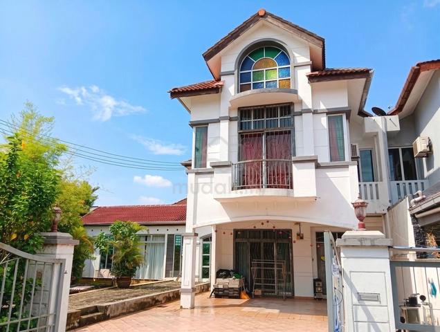 Taman Pulai Indah Double Storey Terrace House Intermediate For Sale 1