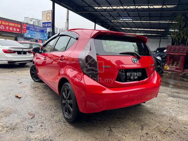 Toyota PRIUS C 1.5 (HYBRID) (A) Push Start - 2