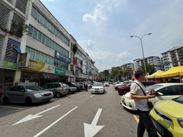 Freehold 4 sty Shops with Lift, Medan Idaman, Gombak KL ROI 5.2% sale 1