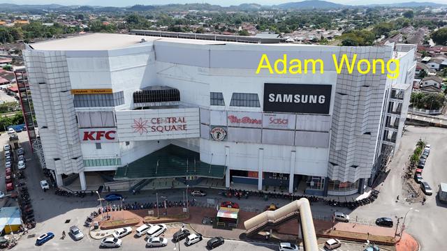 FACING MAINROAD Two Combining Unit 3 Storey Shoplot Central Square 1