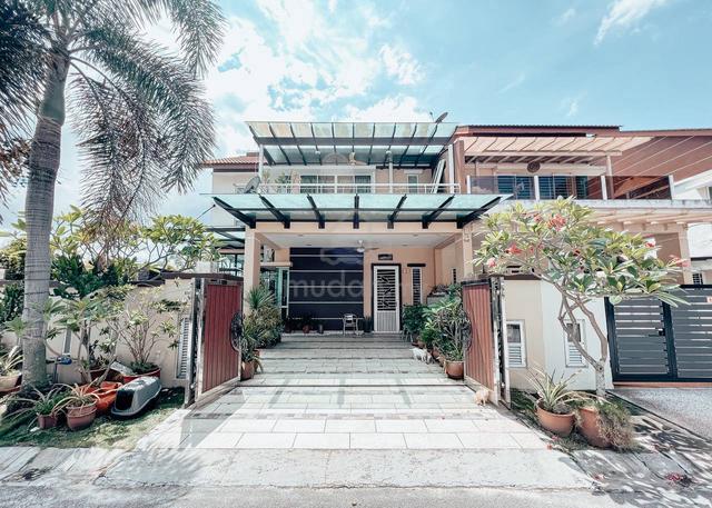 [FULLY RENOVATED] Corner Lot 2.5 Storey Semi D Cluster Ampang Saujana 1