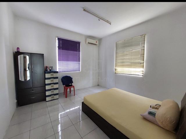 Bungalow Double storey partially furnished 3