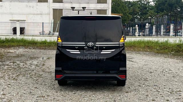 2022 Toyota VOXY 2.0 S-Z 2PD 7SEATER 45K KM - 2