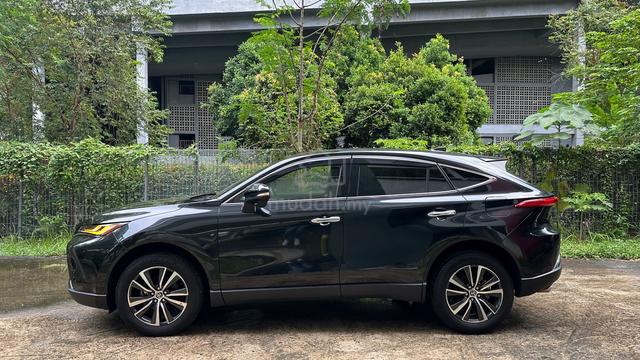 $126k Bsm 2021 Toyota HARRIER 2.0 G Black interior - 5