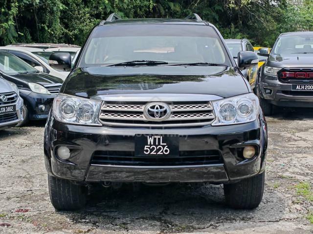 2009 Toyota FORTUNER 2.5 G FACELIFT (A) Diesel - 4