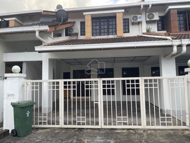 Double storey intermediate terrace house 1