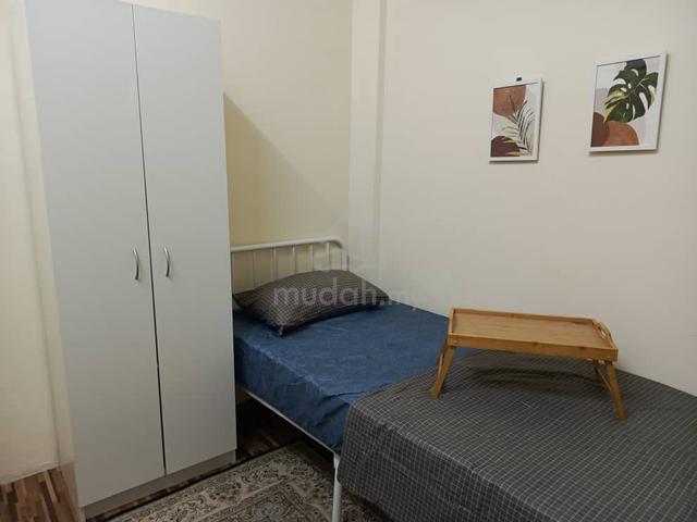 Bilik Sewa Bedroom, Single, Muslim,Wanita Bujang Equine ,SK 1