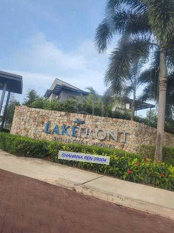 Eksklusif! Teres 2 Tingkat Lakefront KOTASAS 1