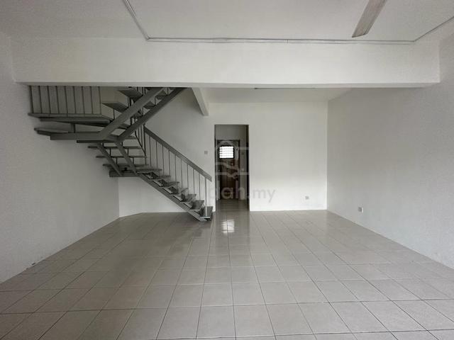 (NEW PAINTING) 2 Storey House Taman LEP/Kota Perdana Seri Kembangan 1