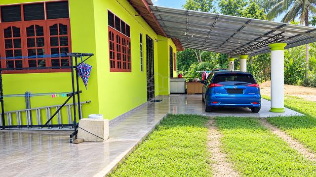 Rumah berkembar di Kg Jelor 1