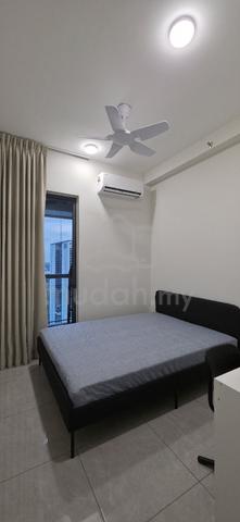 Fully Furnished Balcony Room for Rent @ Batu Kawan 1