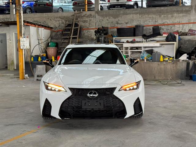 2021 Lexus IS300 F-SPORT MODE BLACK FOC WARRANTY - 2