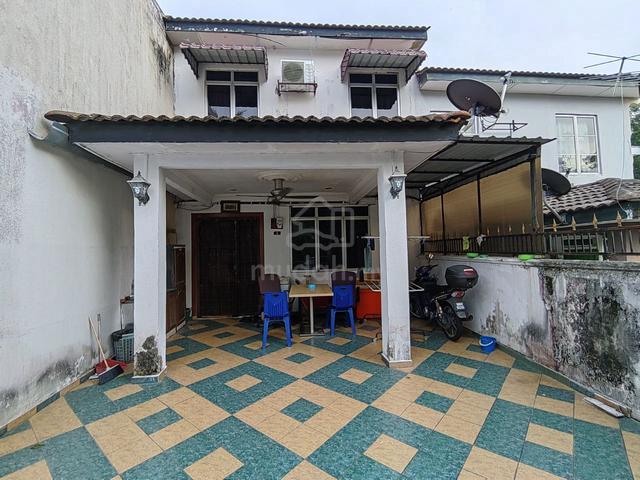 FACING OPEN - Double Storey Taman Saujana Puchong 7 Puchong Selangor 1