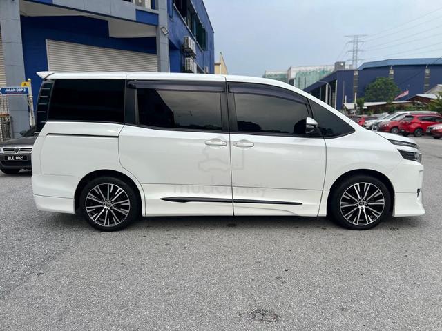 2016 TOYOTA voxy 2.0 X - 2