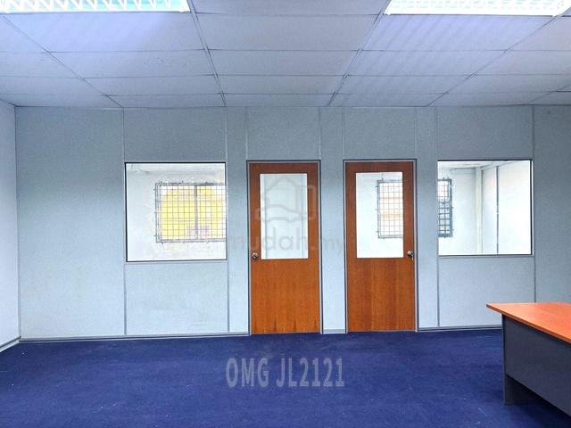 1.5 storey Link Factory For Rent Jalan Tabla 33/21 Seksyen 33 1