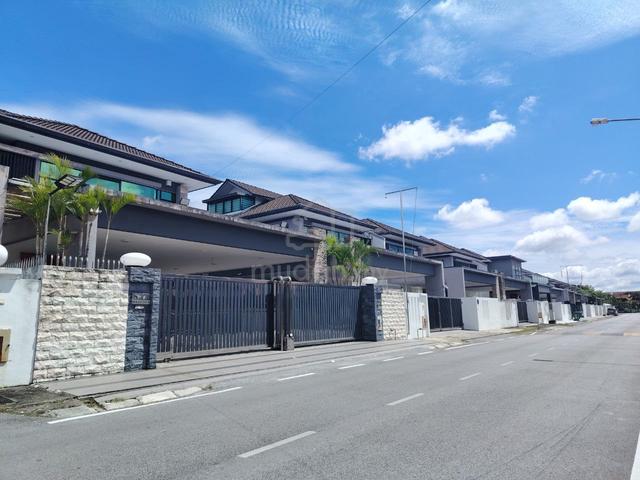 Premium Renovation 2.5 Storey Semi D at Stutong (nearby Saradise) 1