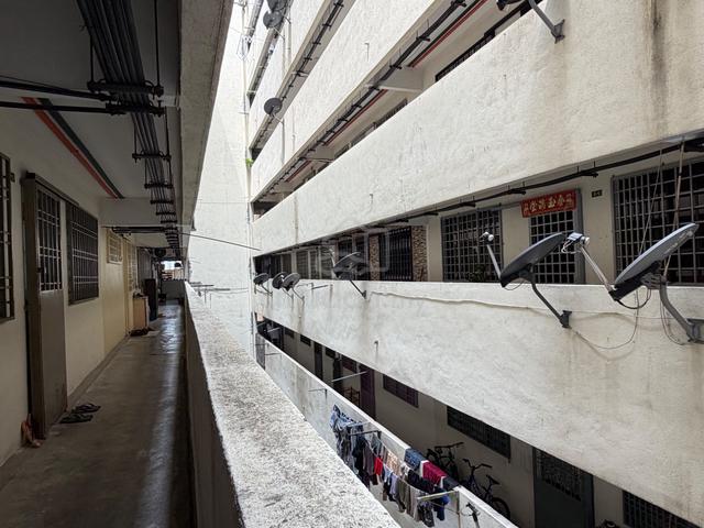 Pandan Ria Apartment (Block D) 1