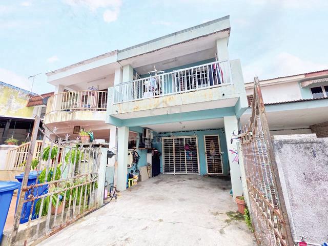 Fully Cantik Renovated ! Doublr Storey Terrace Seksyen 18, Shah Alam 1
