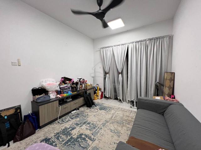 Residensi Adelia 2