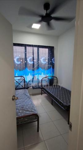 Room for girl PIXEL 1 minit to Lrt Salak Selatan 1