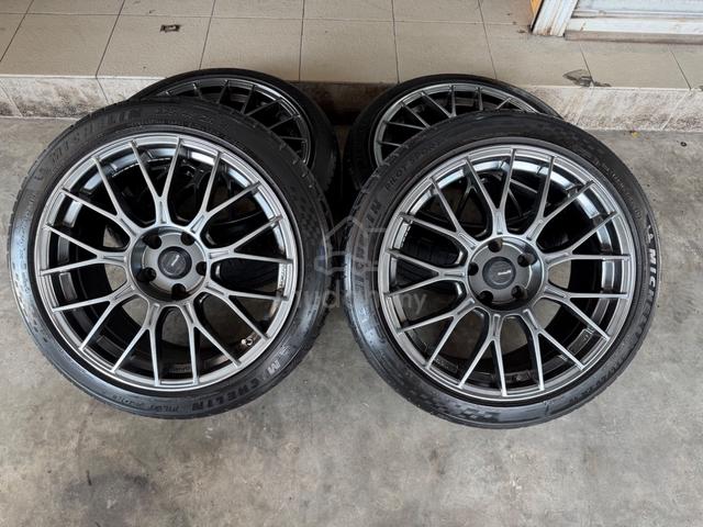 Rim enkei pfm1 18 inch tayar michelin ps5 - photo 2 of 6