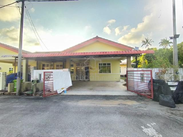 Corner Lot Semi-D Taman Rendang Aman 1