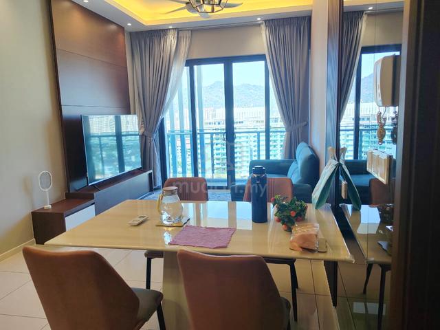 Queens Residences Q1 @ Queens Waterfront 1