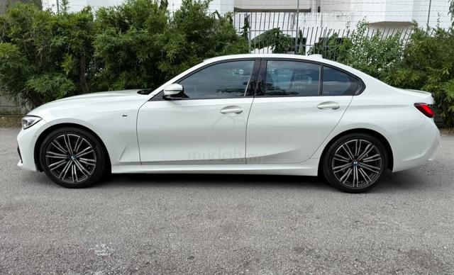 2022 Bmw 320i 2.0 M-SPORT (A) FSR UNDER WARRANTY - 4
