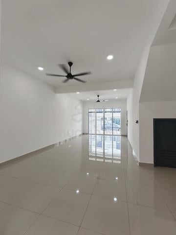 FOR RENT Bandar Dato' Onn Double-Storey Terrace House 1